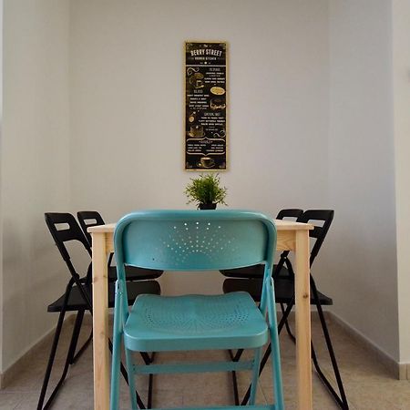 Budget Apartment By Hi5 - Akacfa 4 ブダペスト エクステリア 写真