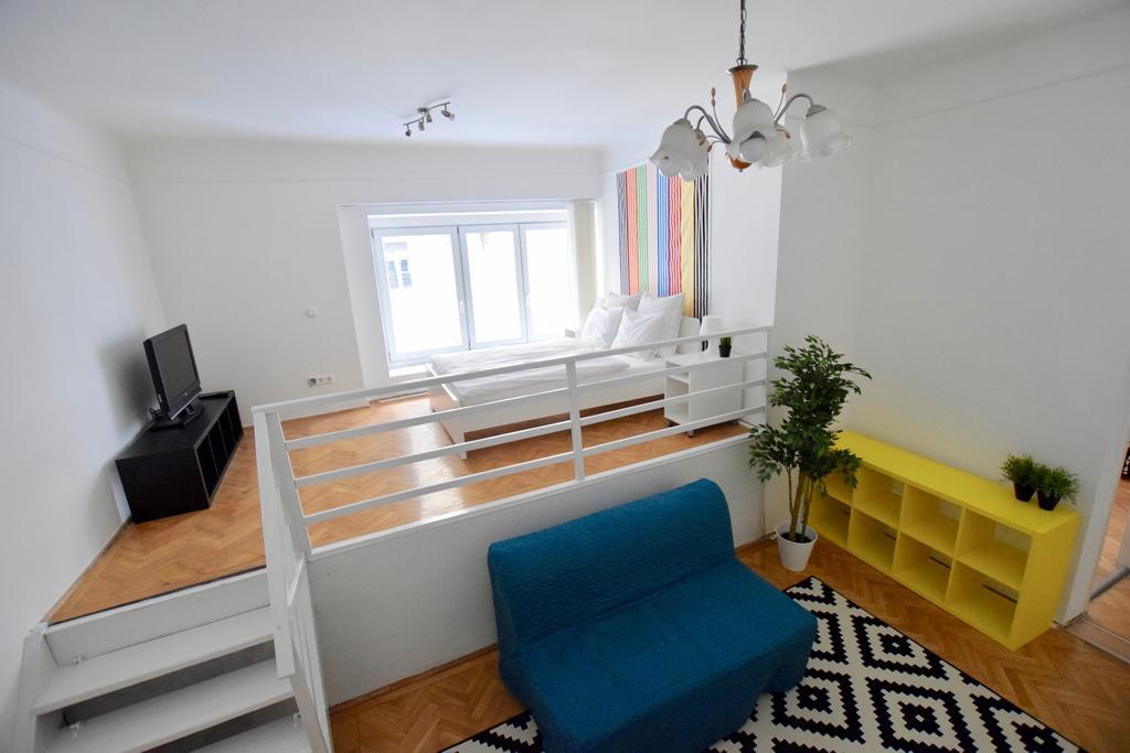 Budget Apartment By Hi5 - Akacfa 4 ブダペスト エクステリア 写真